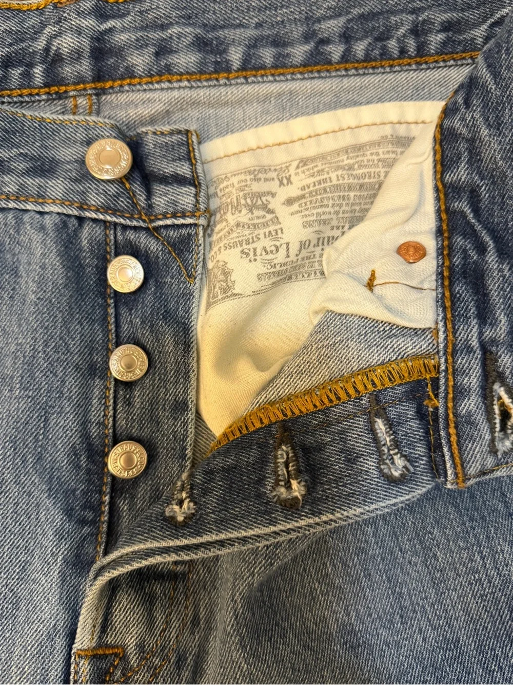 Levi’s 501 W32 L32 Button Fly Blue Jeans